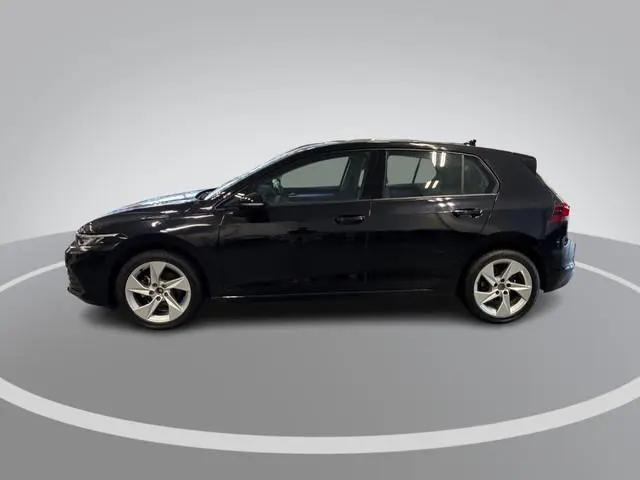 Volkswagen Golf 1.0 eTSI 110pk DSG Life Business · Camera · Keyless · Dodehoeksensor · Apple/Android...