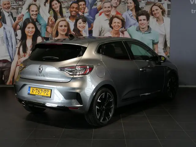 Renault Clio 1.0 TCe 90 GPF techno - Groot scherm - Stoel en stuurverwarming - 360 camera