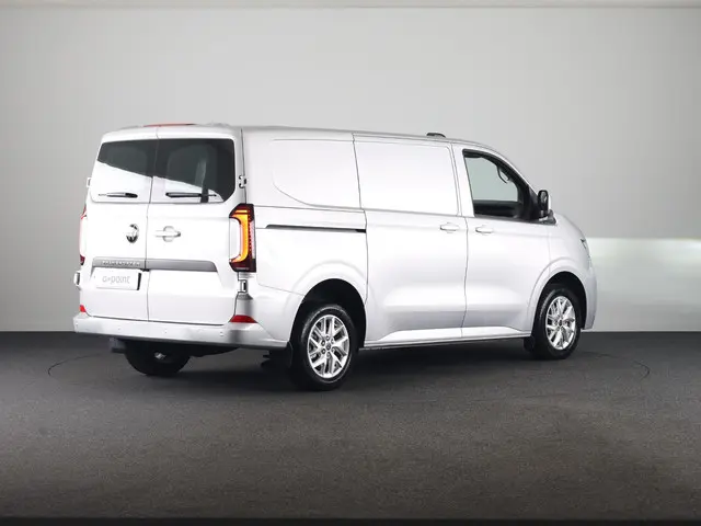 Volkswagen Transporter 2.0 TDI L1H1 28 Bulli