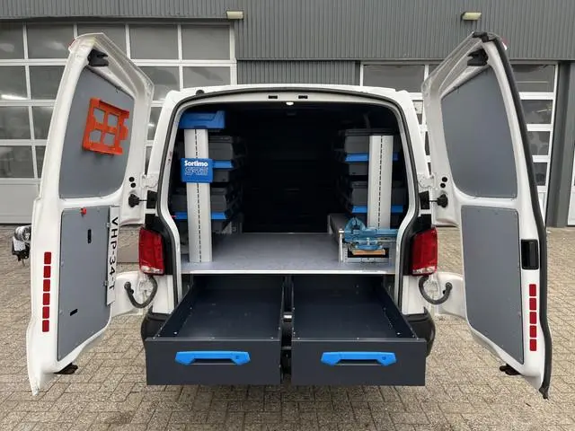 Volkswagen Transporter 2.0 TDI L2H1 Sortimo Kastinrichting Trekhaak 2200kg trekgewicht Airco Cruise...