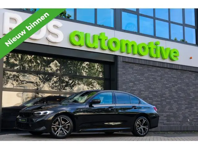 BMW 3-serie 330e | BTW | M-SPORT | ACC | HUD | 360 | MEMORY | KEYLESS |