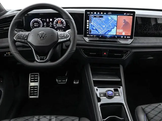 Volkswagen Tiguan R-Line 1.5 eHybrid 204 PK 6 versn. DSG · Voorstoelen verwarmbaar · Sfeerverlichtin...