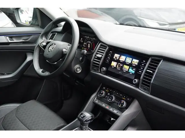 Skoda Kodiaq 1.5 TSI Business Edition + SPORTSTOELEN / CAMERA / TREKHAAK ELEKTRISCH