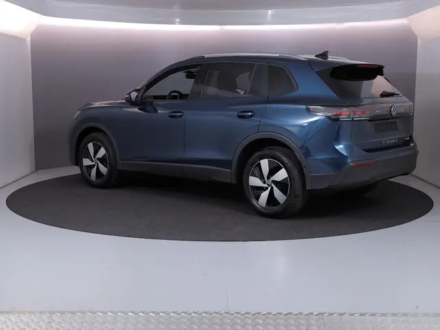 Volkswagen Tiguan Life Edition 1.5 eHybrid 204 PK DSG | 18" LM | Stoel & stuurverwarming | Trekhaak...