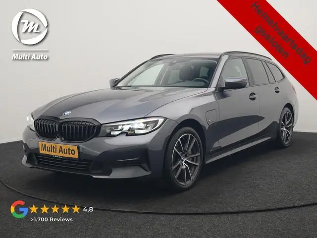 BMW 3-serie Touring 330e xDrive PHEV 292pk Dealer O.H. | Cruise Control | Camera | Lederen Sportstoe...