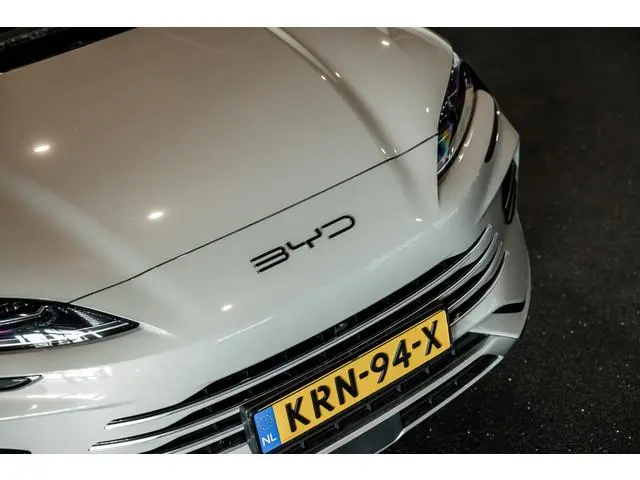 BYD SEAL U