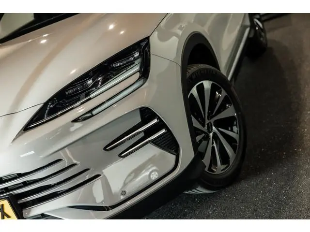 BYD SEAL U
