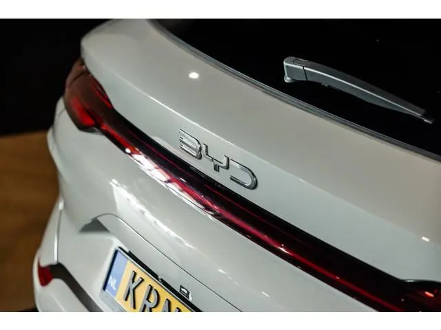 BYD SEAL U
