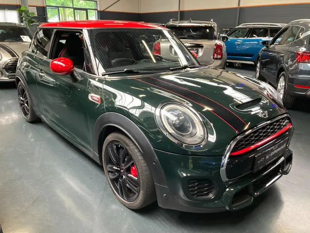 Mini Mini 2.0 John Cooper Works 232PK AUT LED+SPORTSTOELEN+H&K