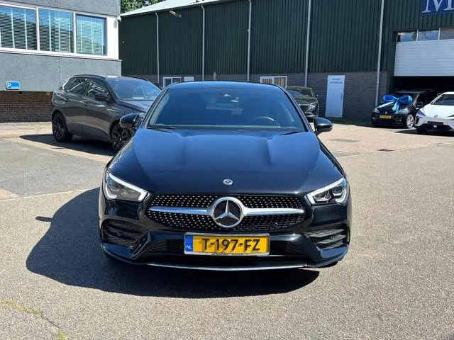 Mercedes-Benz CLA-klasse 250 e AMG VAN: 34.900,- VOOR: 29.877,- UW WKVOORDEEL: 5.023,- | PHEV | SFEE...