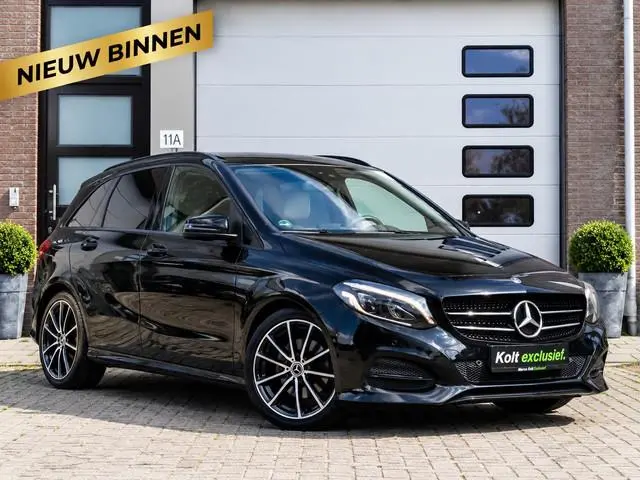 Mercedes-Benz B-klasse 180 Business Solution AMG Upgrade Edition | Airco | Navigatie | Achteruitrijd...