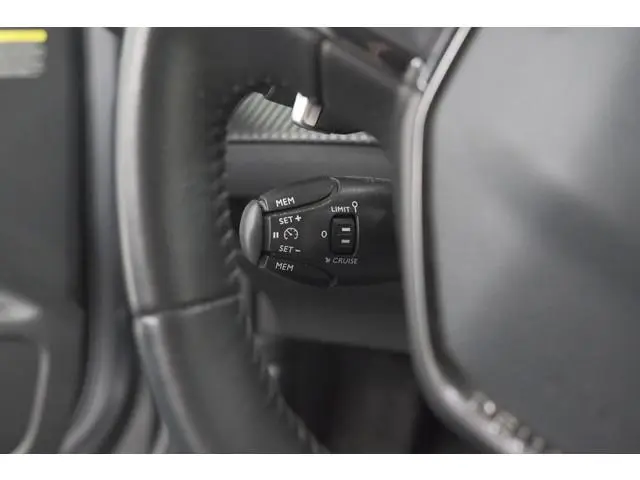 Peugeot 2008 PureTech 130 EAT8 Allure | Trekhaak Afneembaar | Camera | Navigatie | Parkeersensoren