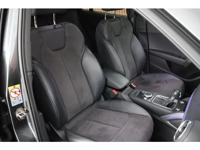 Audi Q2 35 TFSI 150pk S-Tronic S Edition Trekhaak Panoramadak ACC Stoelverwarming Keyless Virtual Co...