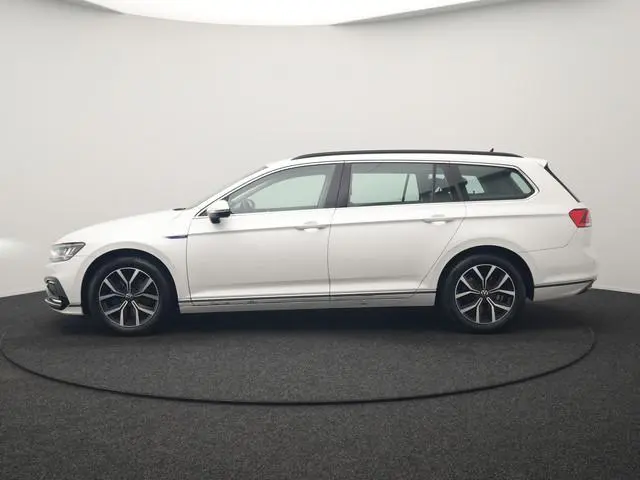 Volkswagen Passat Variant 1.4 TSI GTE Business PHEV 218pk Dealer O.H. | Adaptive Cruise | Camera | V...