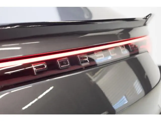 Porsche Cayenne Coupé 3.0 E-Hybrid | SOH 87.4 | Rijdt alleen op benzine |