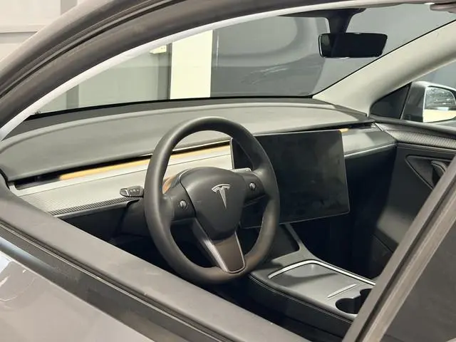 Tesla Model Y Long Range AWD 75 kWh | Sport pakket | Leder interieur | SOH 92,2% |