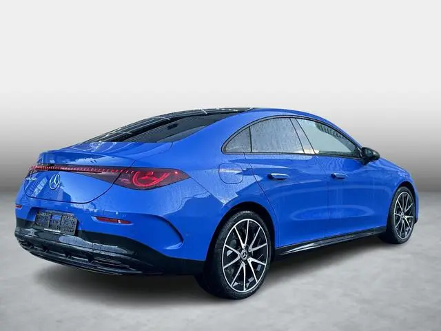 Mercedes-Benz CLA 250+ Launch Edition | AMG Line | Night Pakket | Panoramadak | DISTRONIC Afstandsas...