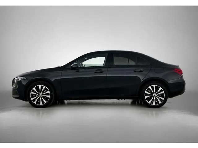 Mercedes-Benz A-klasse 250 e Black Line WIDE-SCREEN | NAVI | STOF-LEDER
