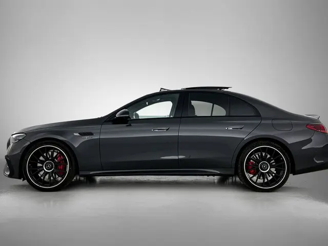 Mercedes-Benz E-klasse AMG 53 4MATIC+ / NL Auto / Luchtvering (AMG RIDE CONTROL) / Panoramadak / Nig...