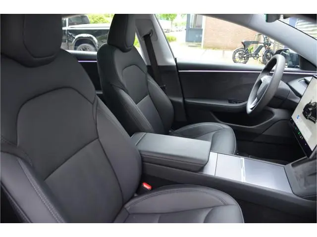 Tesla Model 3 Premium Long Range AWD 78 kWh Premium Highland, AutoPilot4.0, FSD 99,- per maand, 19"...