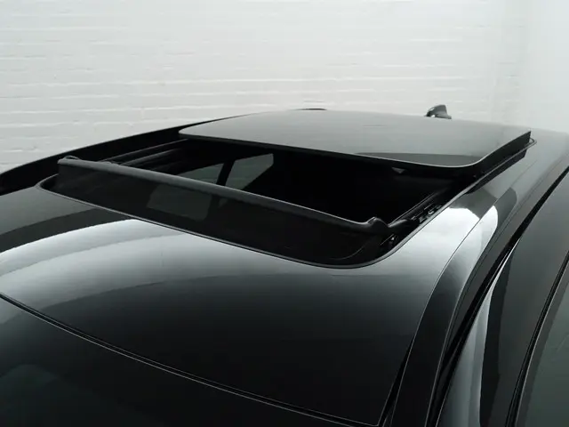 Volvo XC40 Recharge P8 AWD R-Design Aut- Two Tone, Panoramadak, Harman Kardon, 360 Camera, Carplay,...