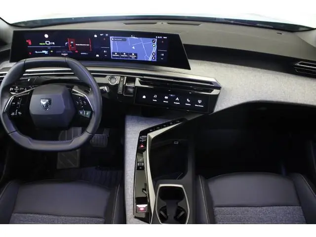 Peugeot e-3008
