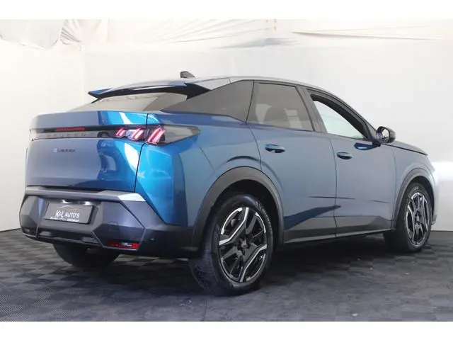 Peugeot e-3008