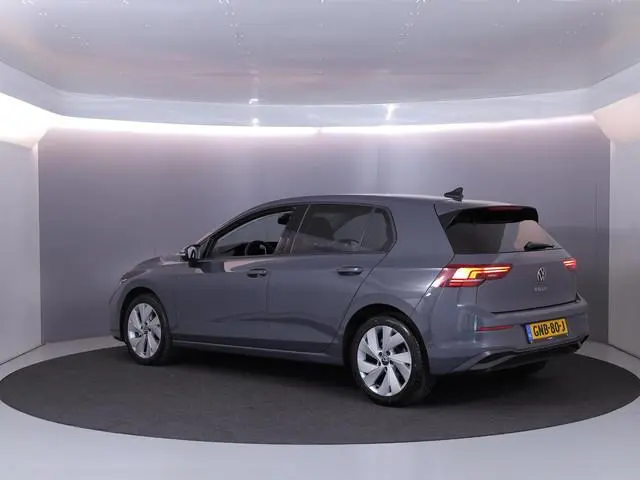 Volkswagen Golf Life Edition 1.5 TSI 85 kW 116 pk | Verlengde garantie | Navigatie via App | Parkeer...