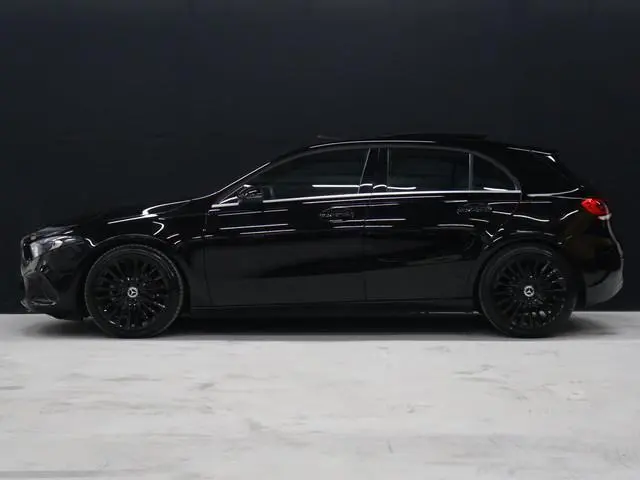Mercedes-Benz A-klasse 180 Business Solution AMG [SCHUIFKANTELDAK, CAMERA, STOELVERWARMING, BLUETOOT...