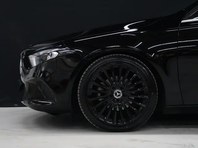 Mercedes-Benz A-klasse 180 Business Solution AMG [SCHUIFKANTELDAK, CAMERA, STOELVERWARMING, BLUETOOT...