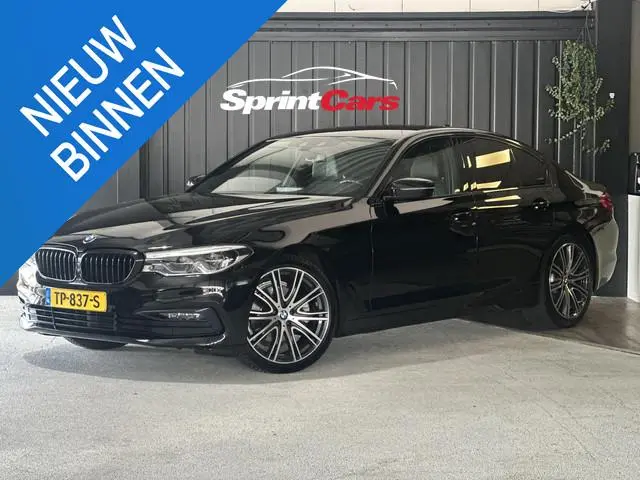 BMW 5-serie 520i Corporate Lease High Executive | M Sportpakket | Leder | Sfeerverlichting | HiFi Sy...