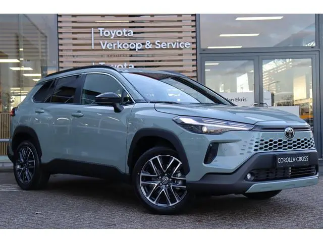 Toyota Corolla Cross Dynamic Nieuw en snel leverbaar met € 3.000 inruilvoordeel !