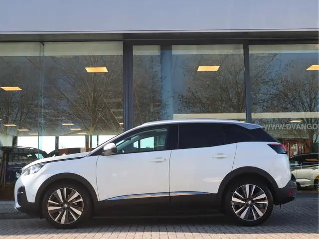 Peugeot 3008 Allure Navi / Pano / Climate / Pdc Nieuwe D-riem/ All-season banden/ Keurige auto