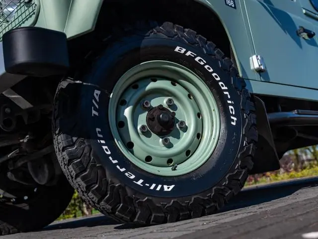 Land Rover Defender