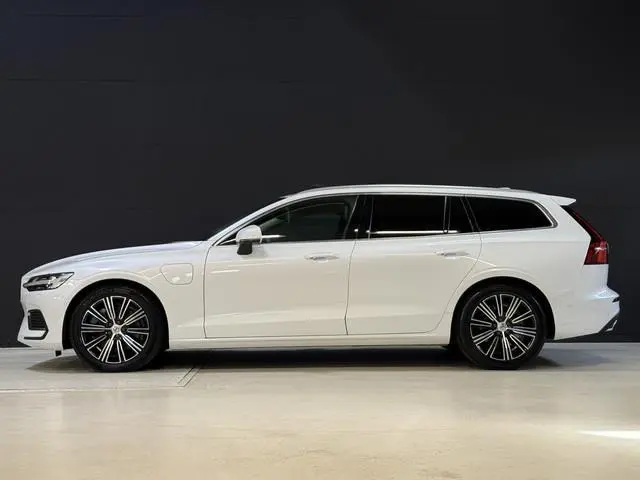 Volvo V60 2.0 T8 Twin Engine AWD Inscription | Panoramadak | 360 camera | Harman/Kardon | Adaptive c...