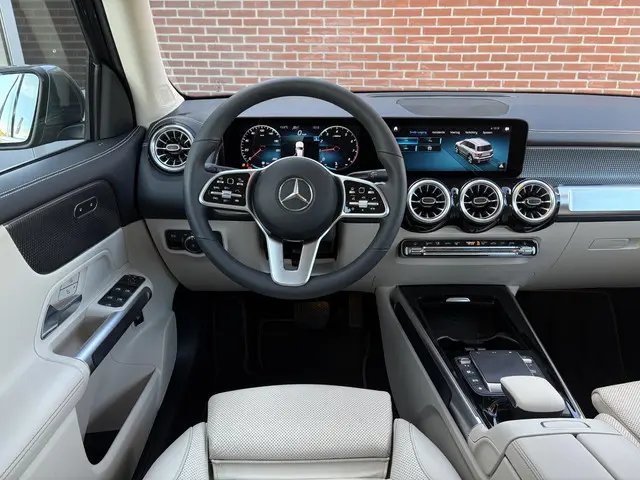 Mercedes-Benz GLB 200 Business Solution AMG 7p.