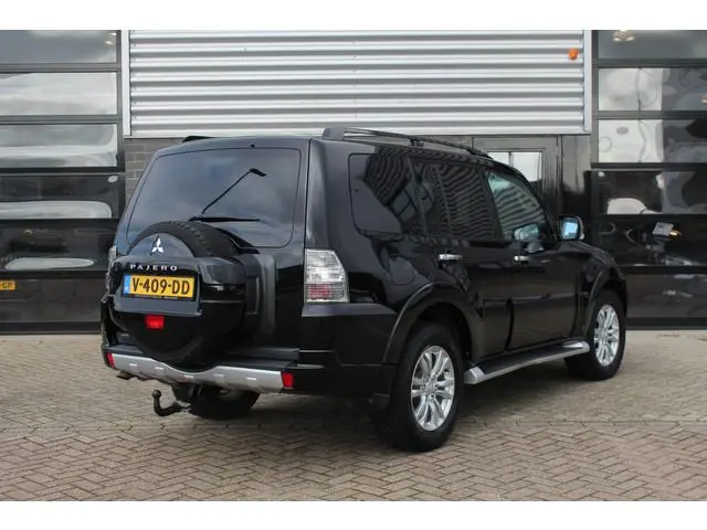 Mitsubishi Pajero 3.2 DI-D Instyle Side Window Van / Leer / Stoelverwarming / Marge