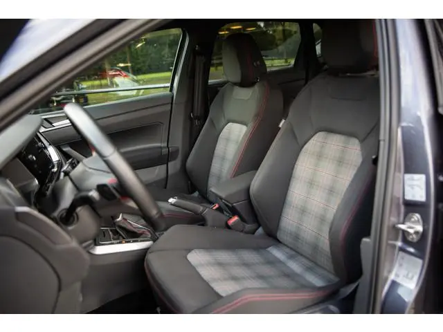 Volkswagen Polo 2.0 TSI GTI , Adaptive cruise, Apple Carplay, Stoelverwarming,