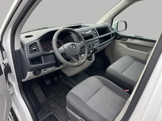 Volkswagen Transporter 2.0 TDI Dubbele Cabine- NAP 79dkm, Dealeronderhouden, 2200kg Trekhaak, Airco