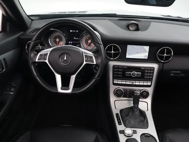 Mercedes-Benz SLK-klasse 200 AUT. AIRSCARF NEKVERWARMING | LEDER | 18 INCH | STOELVERW. | PANORAMA