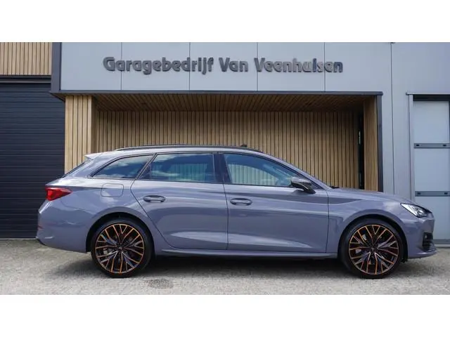 CUPRA Leon Sportstourer 1.4 e-Hybrid 245pk VZ Copper Edition Pano.Dak 19inch LM  *Black Pack* Virtua...