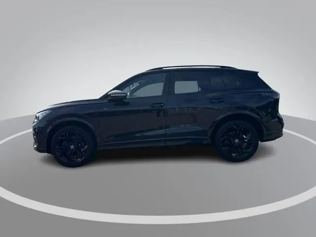 Volkswagen Tiguan 1.5 eHybrid 272pk DSG R-Line Business · Trekhaak · Panoramadak · Dodehoeksensoren...