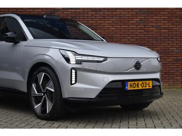 Volvo EX90