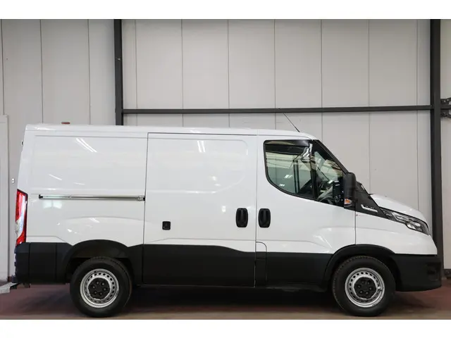 Iveco Daily 35S16V 2.3 L1H1 AUTOMAAT 160PK 3500KG TREKVERMOGEN