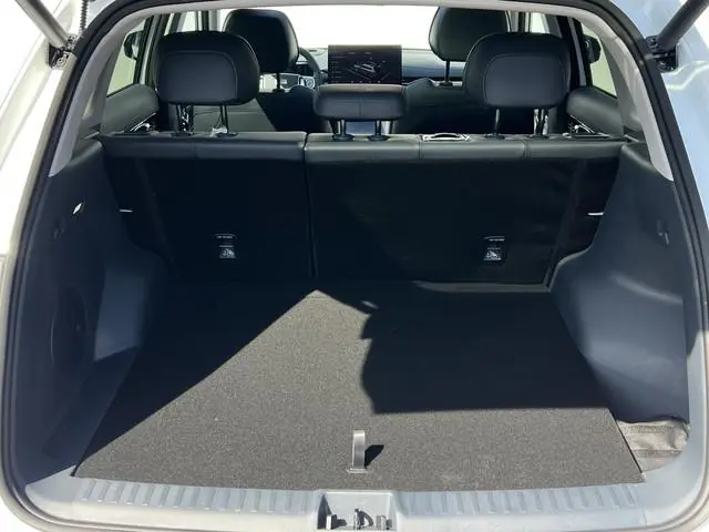 Geely E5