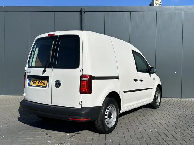 Volkswagen Caddy 2.0 TDI 102 PK / EURO 6 / L1H1 / 1e EIGENAAR / AIRCO / NAVI / APPLE CARPLAY / ANDRO...