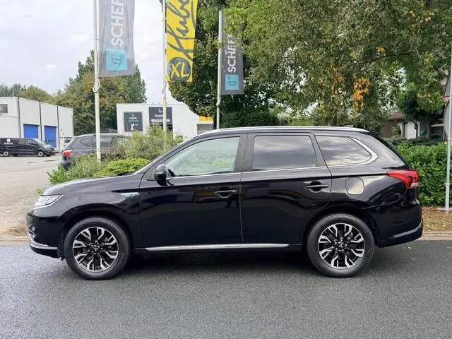 Mitsubishi Outlander 2.0 PHEV instyle+Exclusive 203PK Leder•ACC•
