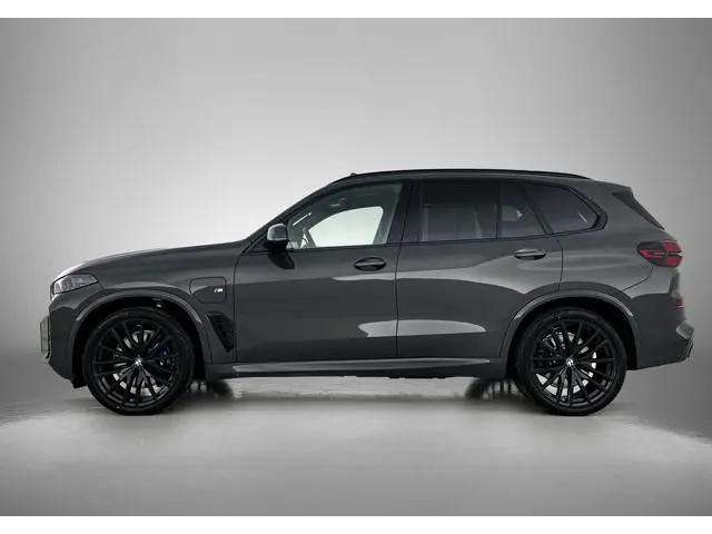 BMW X5 xDrive50e M Sport Pro FULL OPTION!! PANORAMADAK | 22” LMV | MASSAGE | GLOW-GRILLE