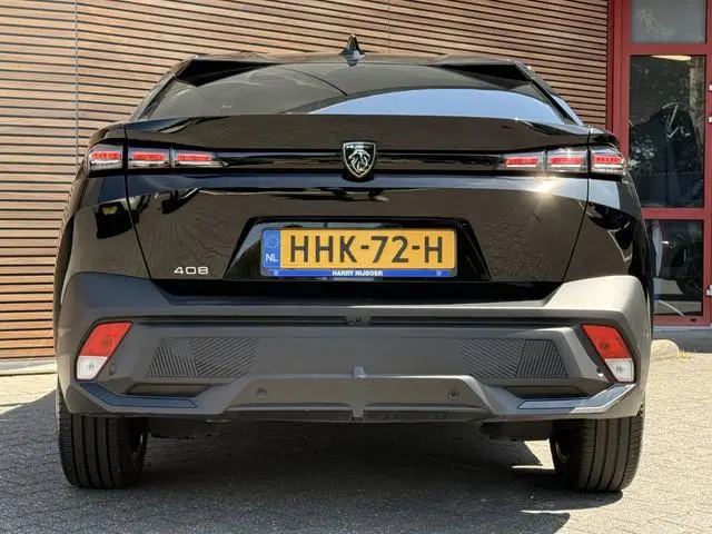 Peugeot 408