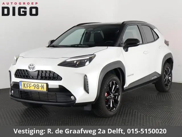 Toyota Yaris Cross Hybrid 115 Dynamic Sport Bi-Tone | Stuur- & Stoelverwarming | Apple Carplay & And...